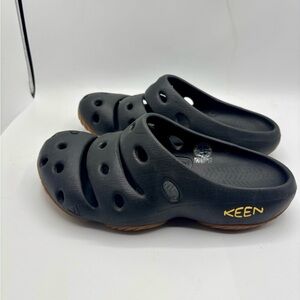 KEEN Yogui Arts Black & Brown Slip-On Clog Sandals Mens 7 Womens 8